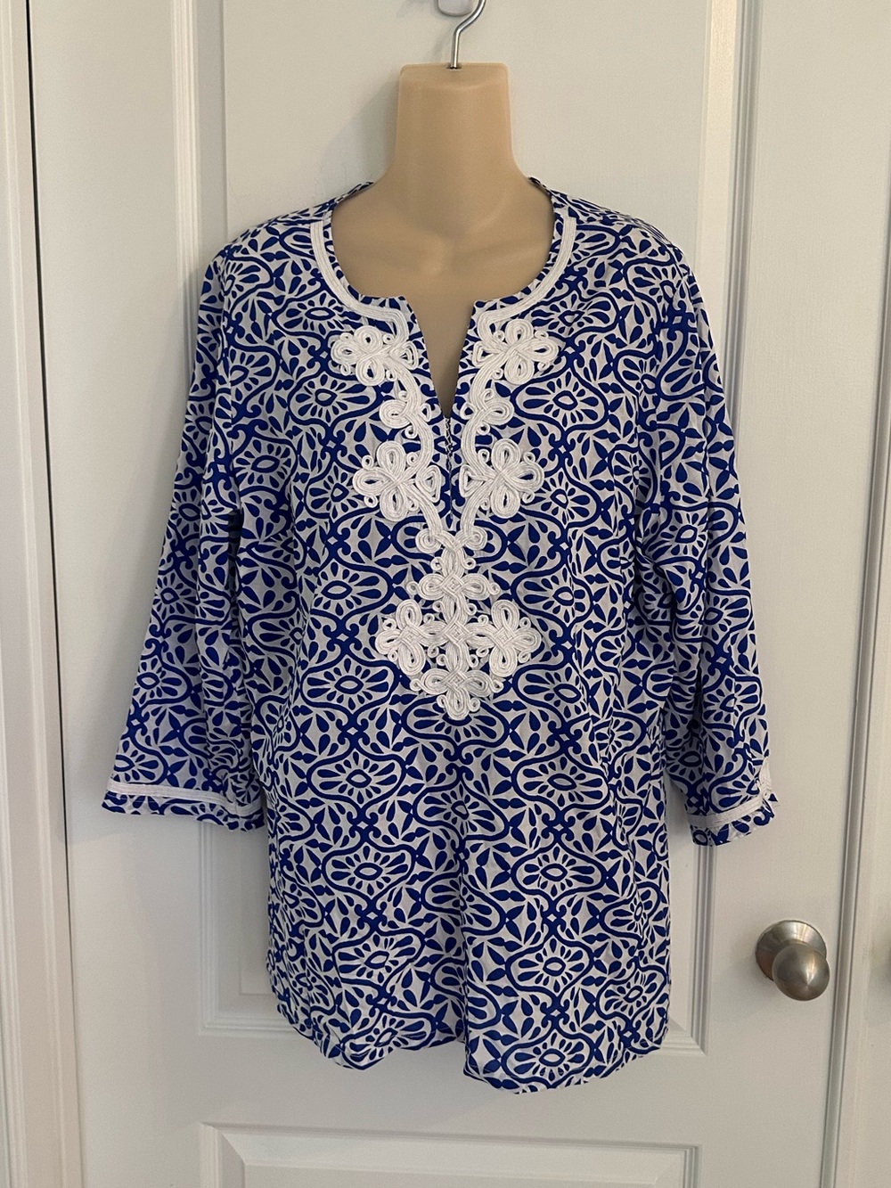 Charter Club Blue & White Medallion Split Neck Resort Tunic Blouse - L
